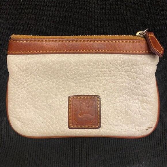 DOONEY and BOURKE White Pebble Leather Wristlet Change Coin Purse Wallet 3.5x6 - Picture 1 of 7
